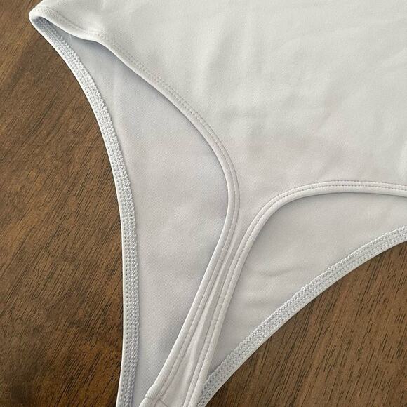 WORN ONCE aritzia blue linen color - Picture 7 of 8